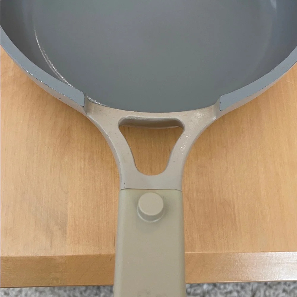 OUR PLACE 8” ceramic non stick, non toxic fry & saute pan skillet